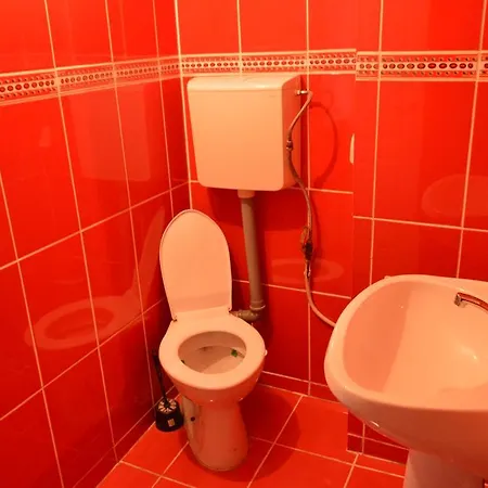 Csikos Apartment *