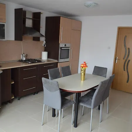 Apartment Csikos *